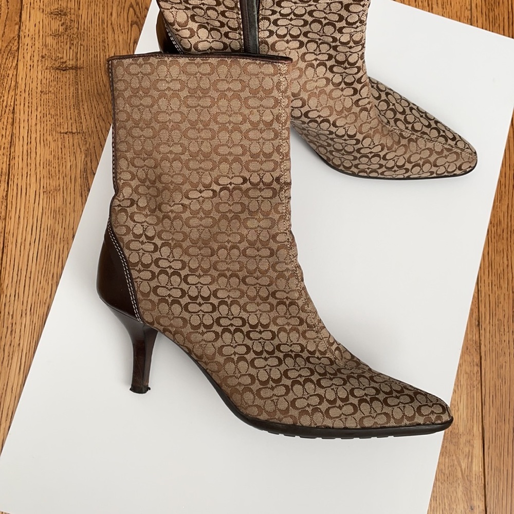 Boots - Picture 3 of 9